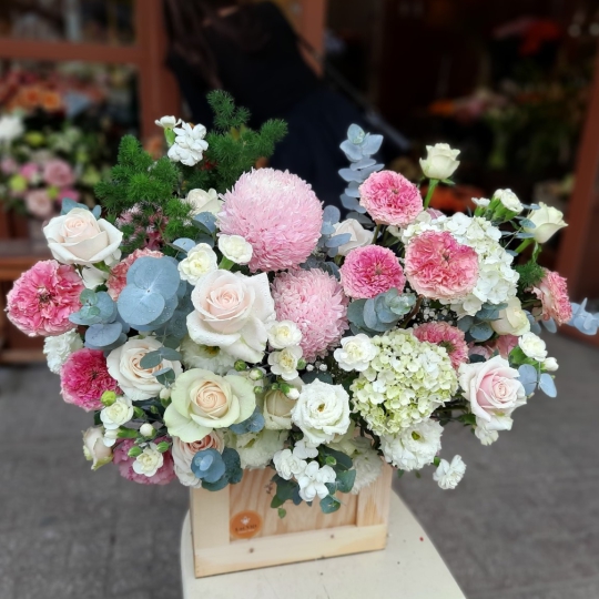 Giỏ Hoa Chúc Mừng - Giỏ Hoa Tươi LV-0576